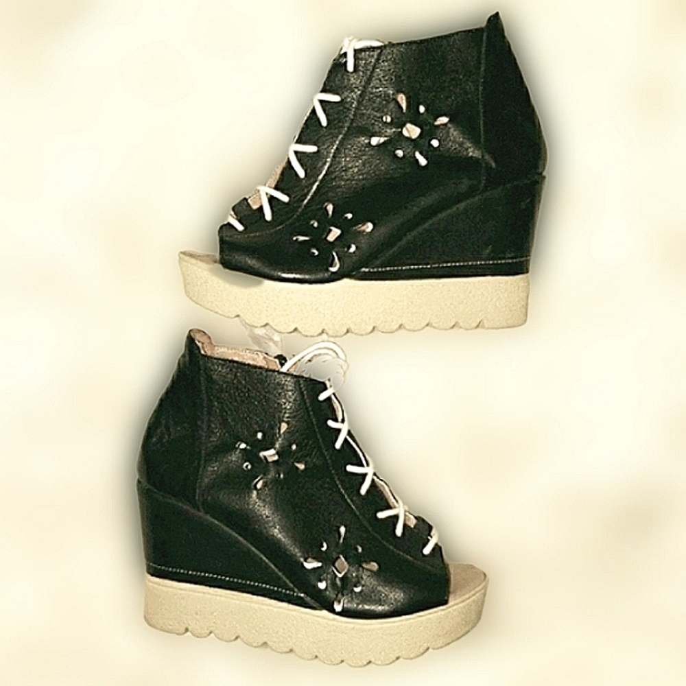 Duno Ricci Genuine Leather Peeptoe Black Wedge Booties